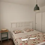 Robinzonska Kucica Betina (Sibenik-Knin)