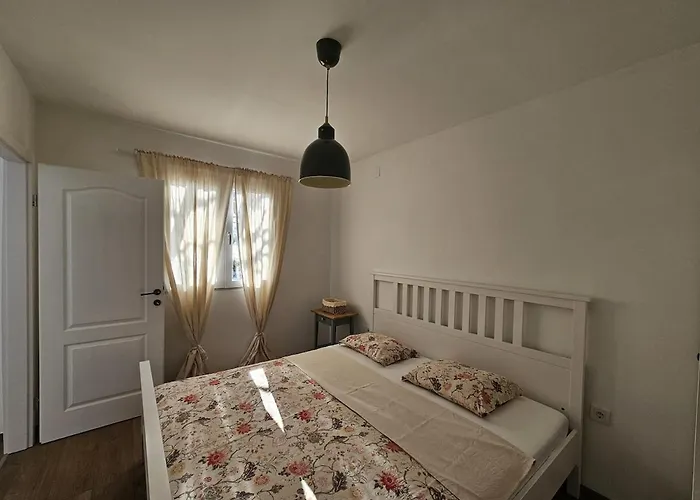 Robinzonska Kucica Hébergement de vacances Betina (Sibenik-Knin)