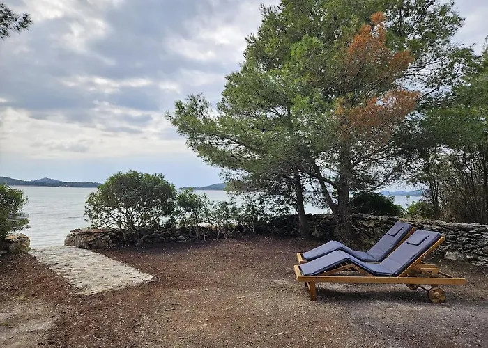Robinzonska Kucica Hébergement de vacances Betina (Sibenik-Knin)
